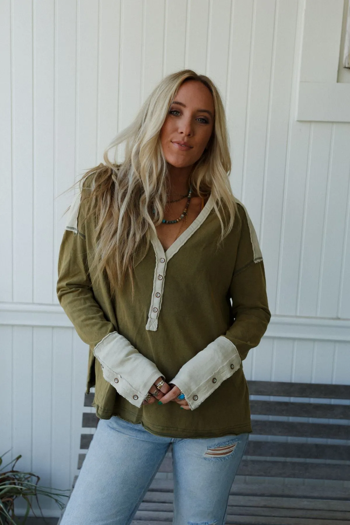 Kaomi Henley Top - Olive