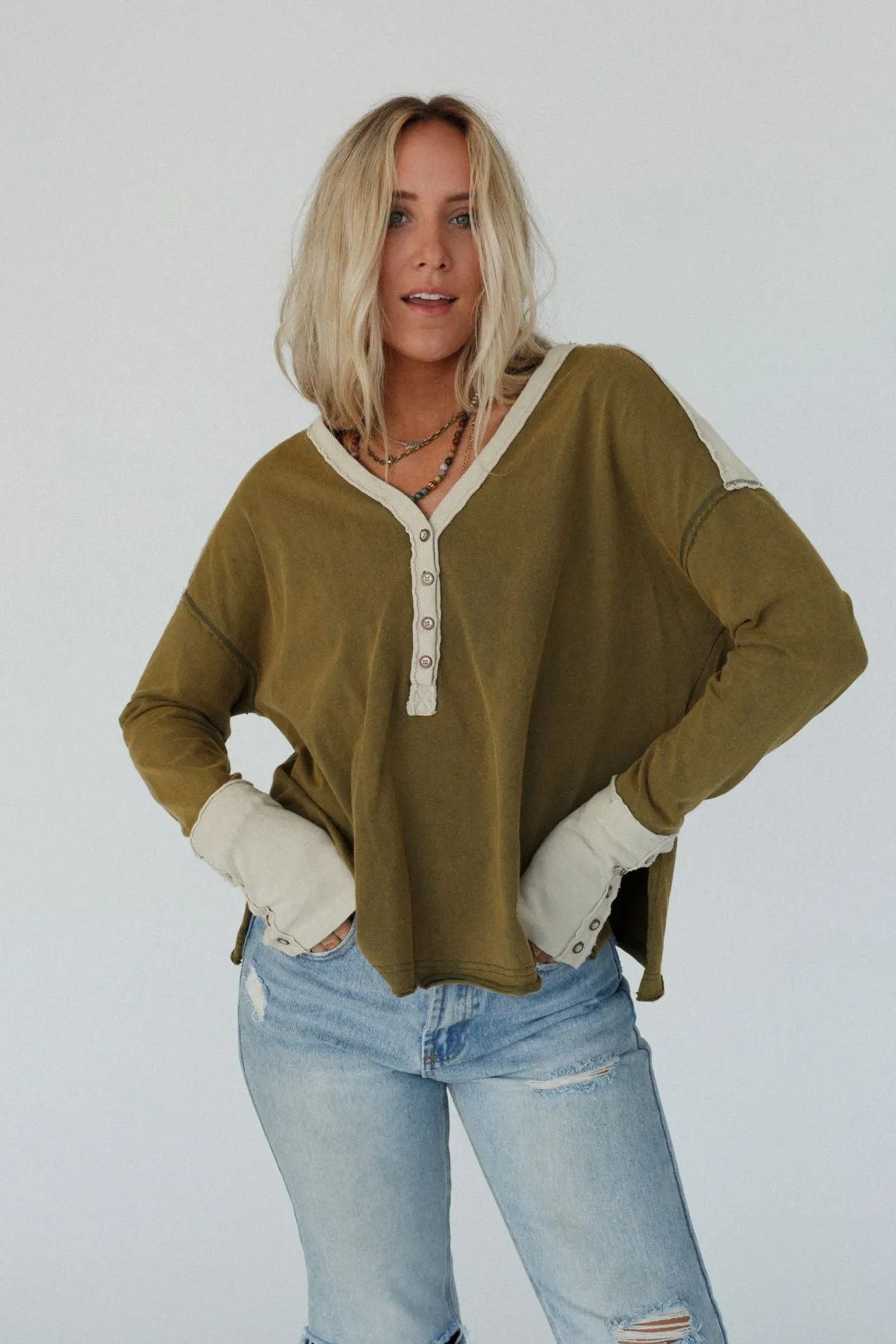 Kaomi Henley Top - Olive