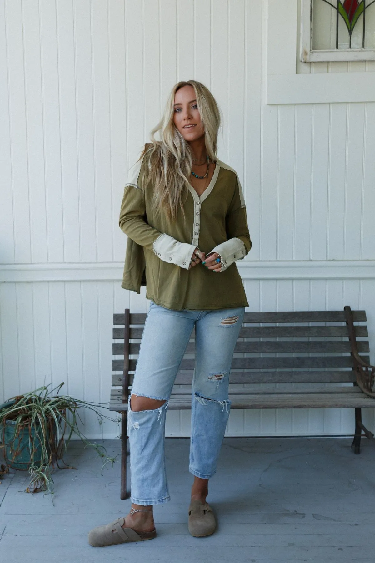 Kaomi Henley Top - Olive