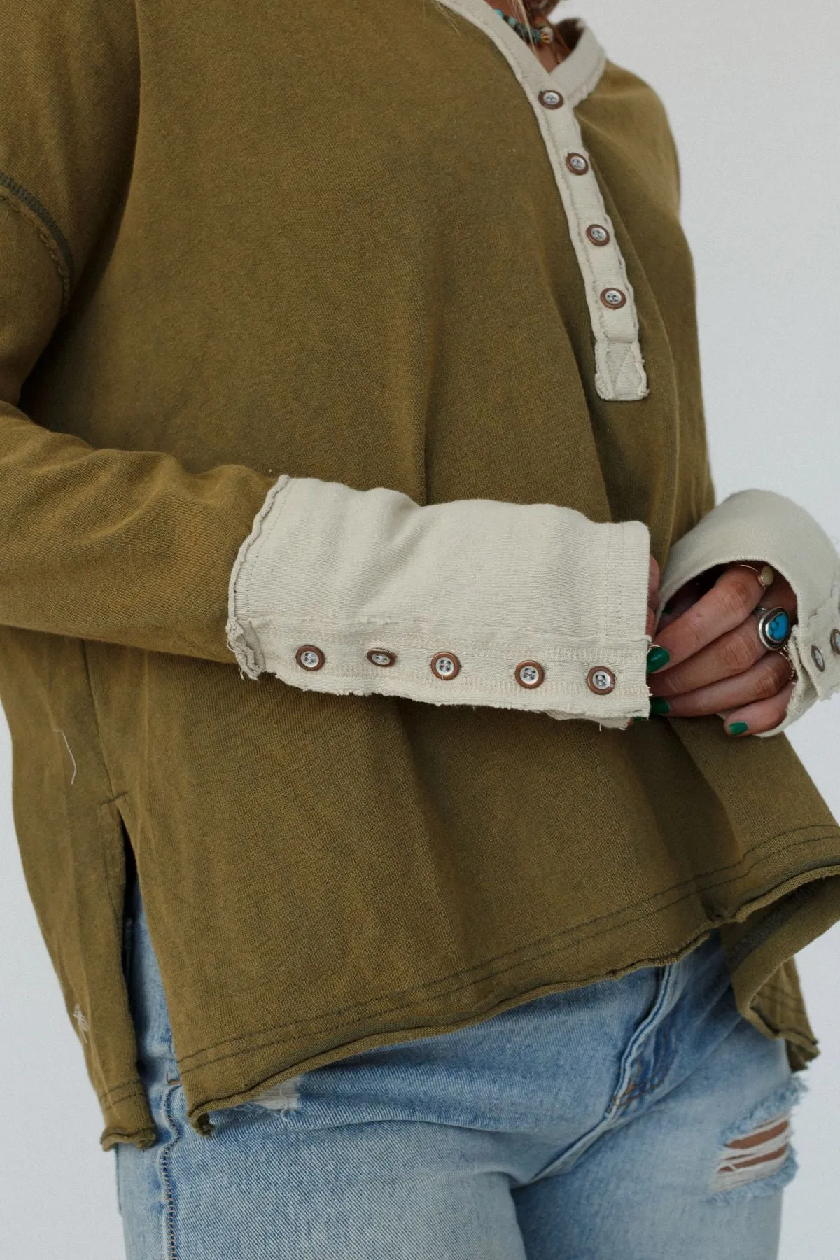 Kaomi Henley Top - Olive