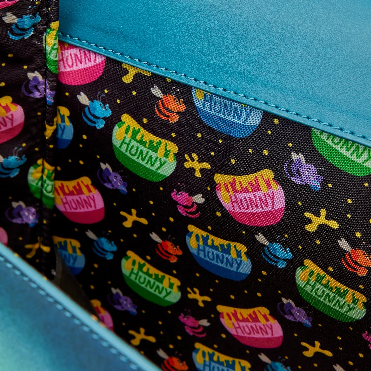 LF Disney Winnie The Pooh Heffa-Dreams Crossbody Bag