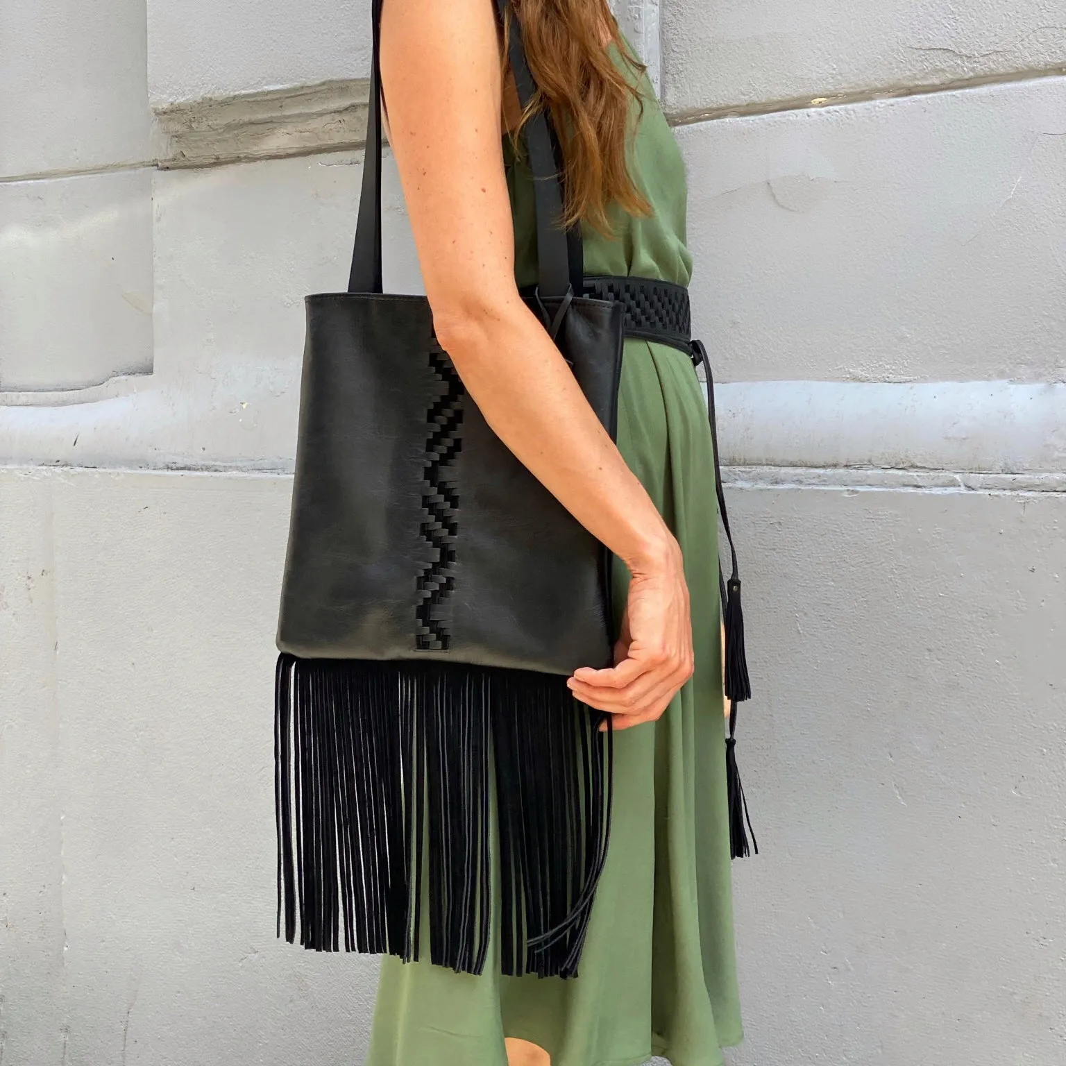 WOVEN FRINGE TOTEBAG